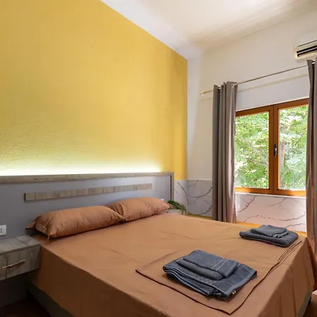 Center Apartment *